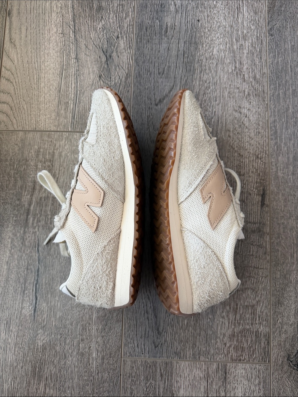 New Balance Women's Cream and Beige Retro Runner Sneakers - Picture 2 of 10